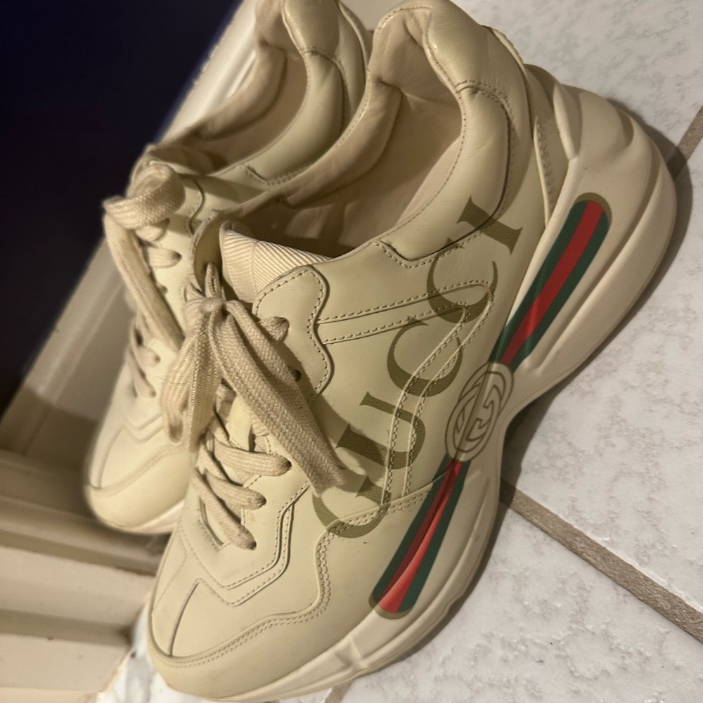 Gucci logo sneakers